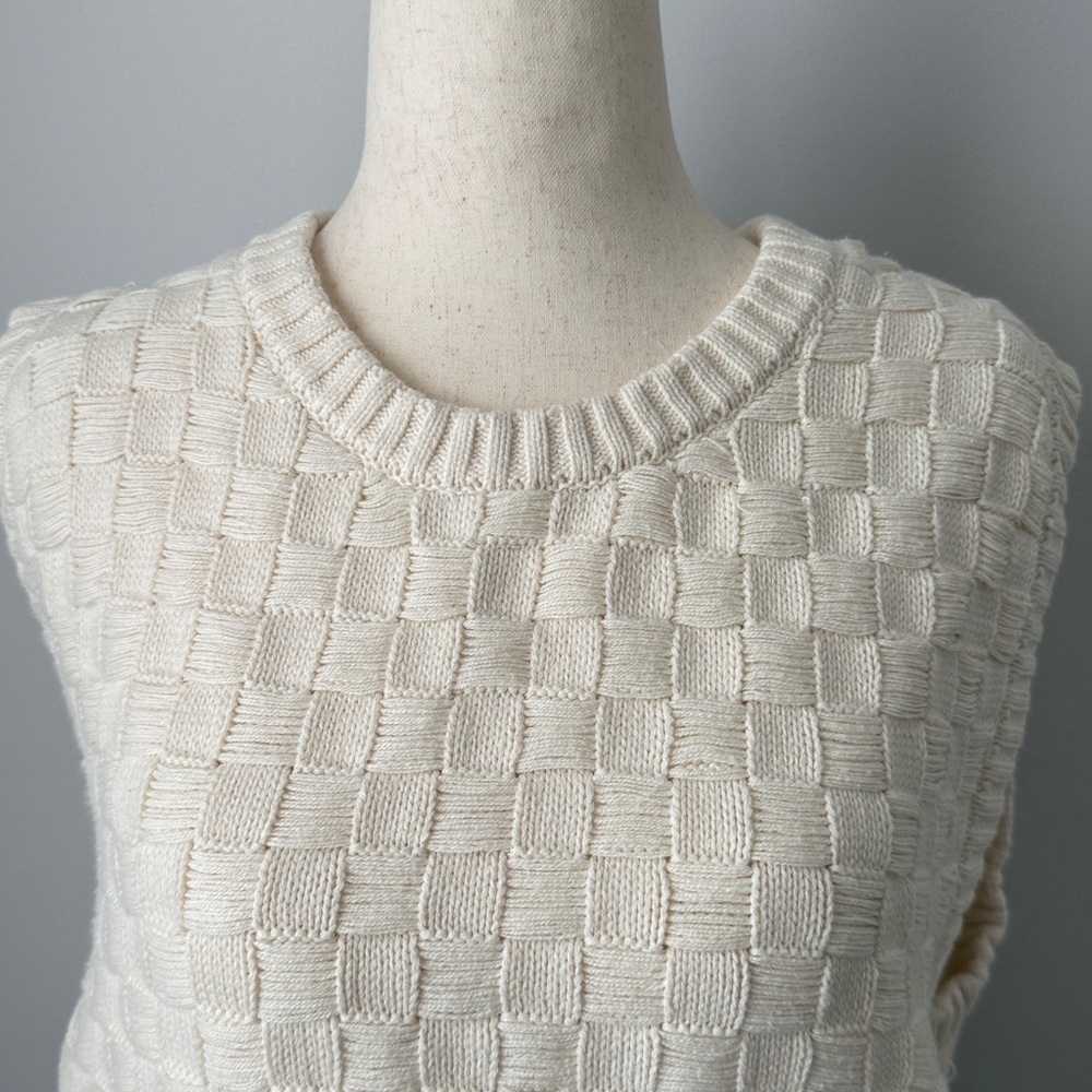 BDG Textured Cream Knit Vest Size Large Women’s Cotton blend Sweater - Picture 4 of 6